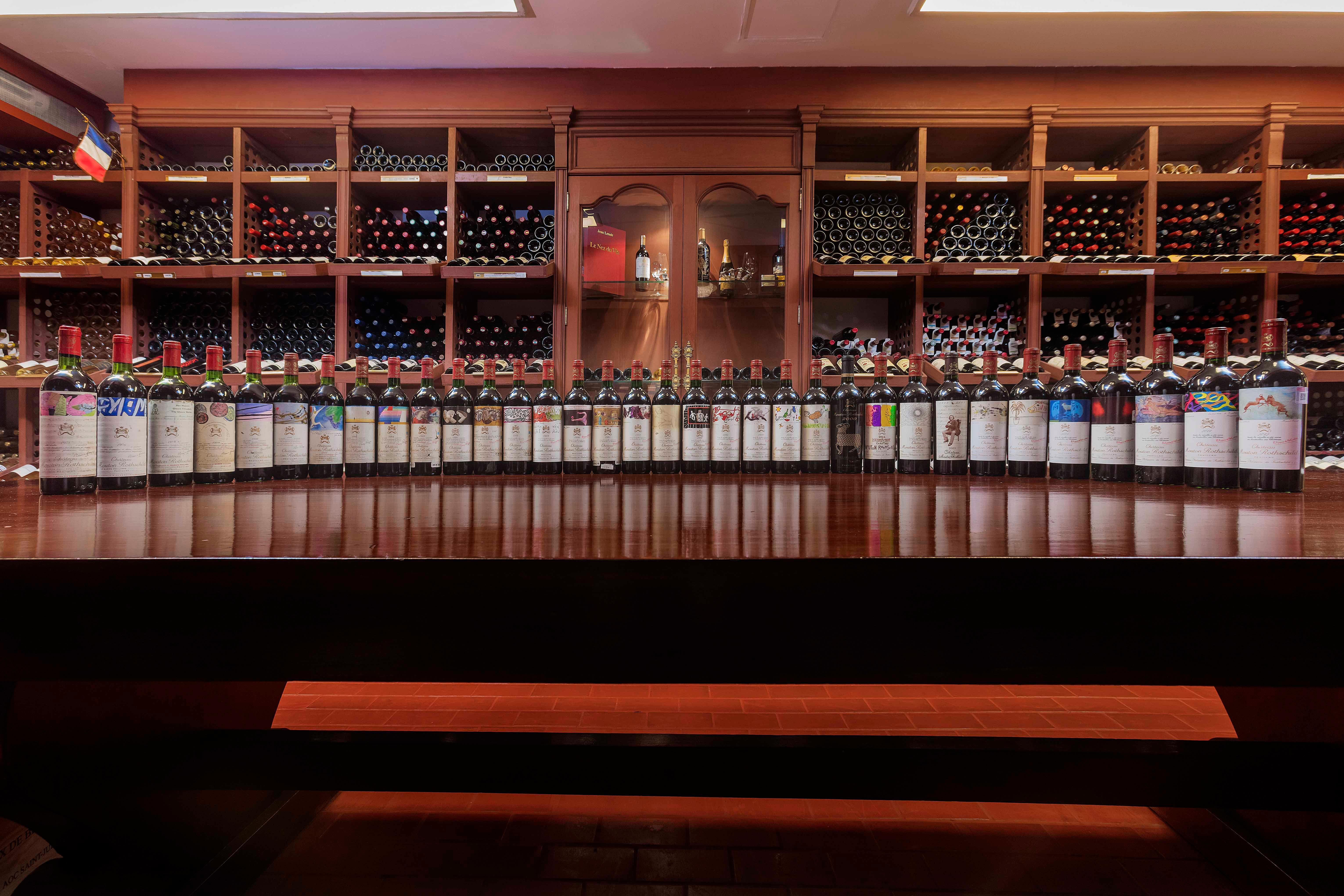 Presidente Intercontinental Mexico City By Ihg Ngoại thất bức ảnh The wine bar at the restaurant