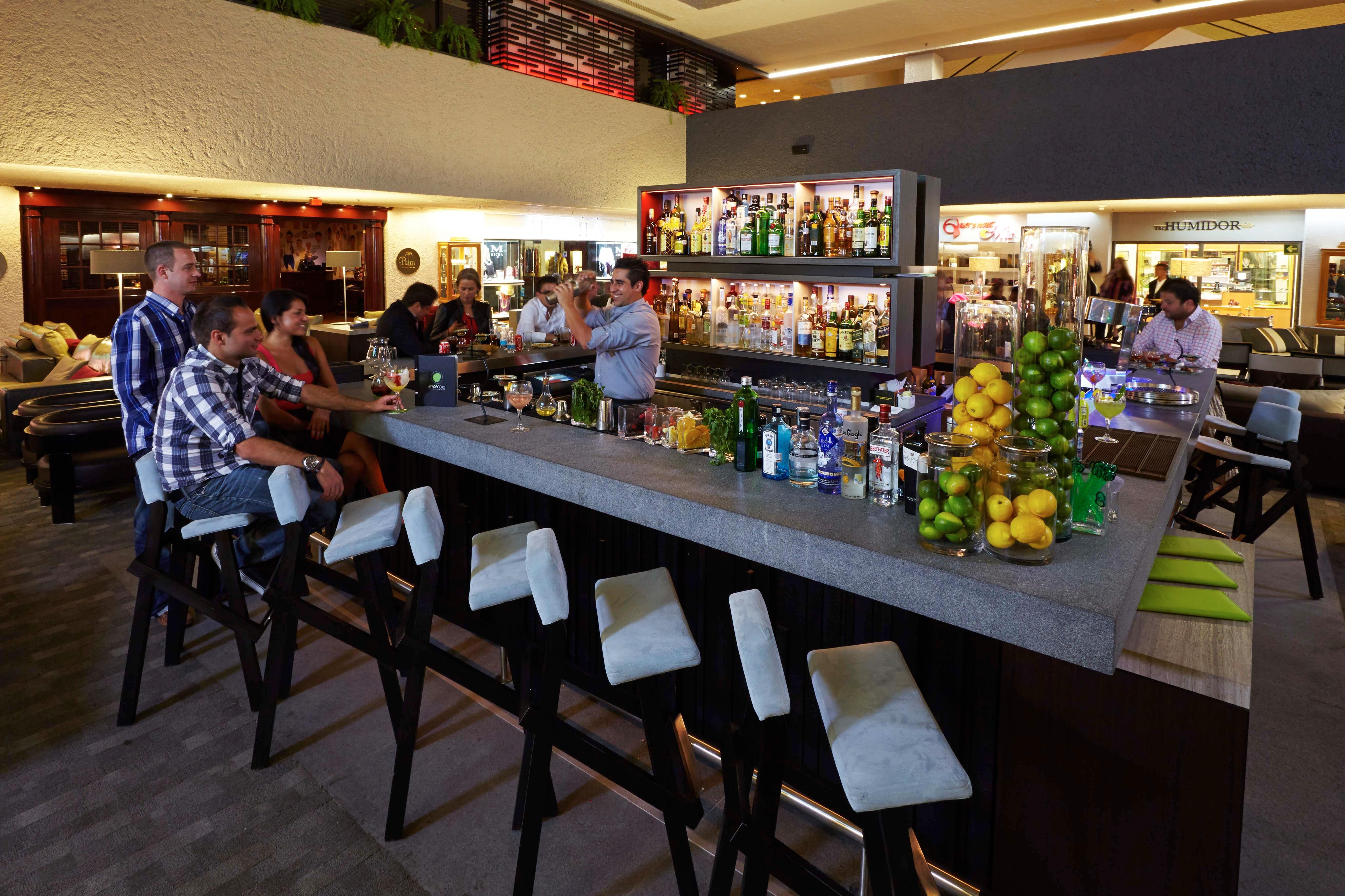 Presidente Intercontinental Mexico City By Ihg Ngoại thất bức ảnh The bar at the new lounge